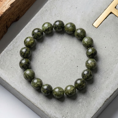 Épidote vert pistache en perles - vertus en lithothérapie
