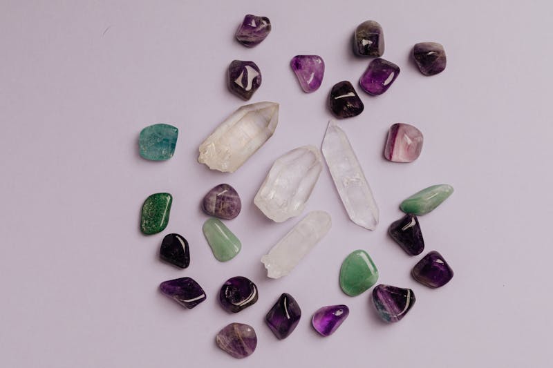 Collection pierres naturelles variees - association | Source Sacree
