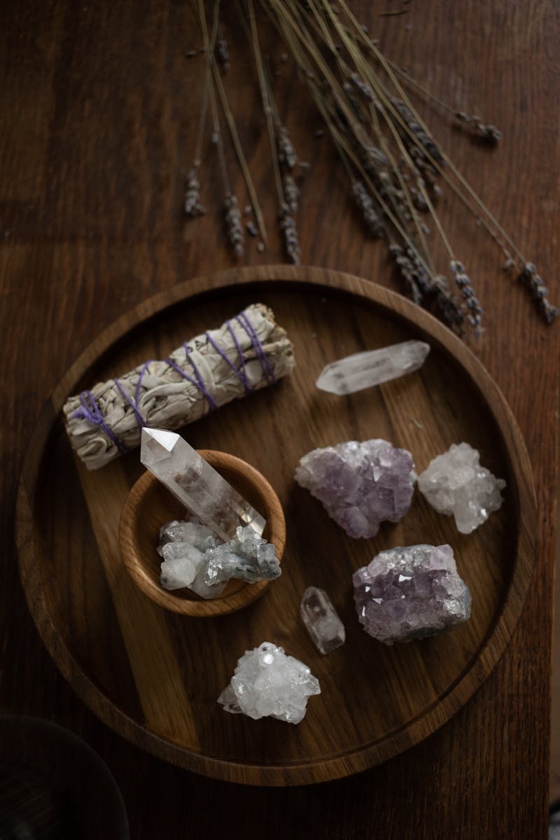 Pierres plateau sauge - bracelet 7 chakras | Source Sacree