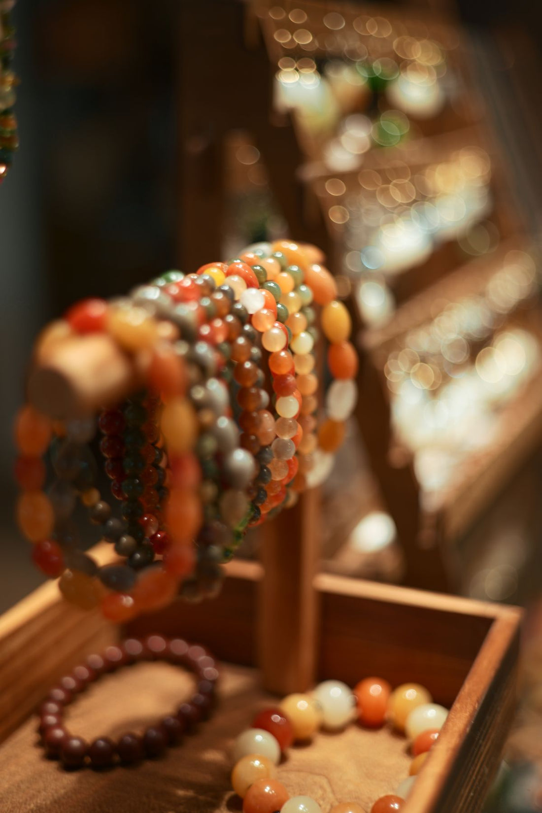 Quel bracelet d'ancrage choisir ? Pierres du chakra racine