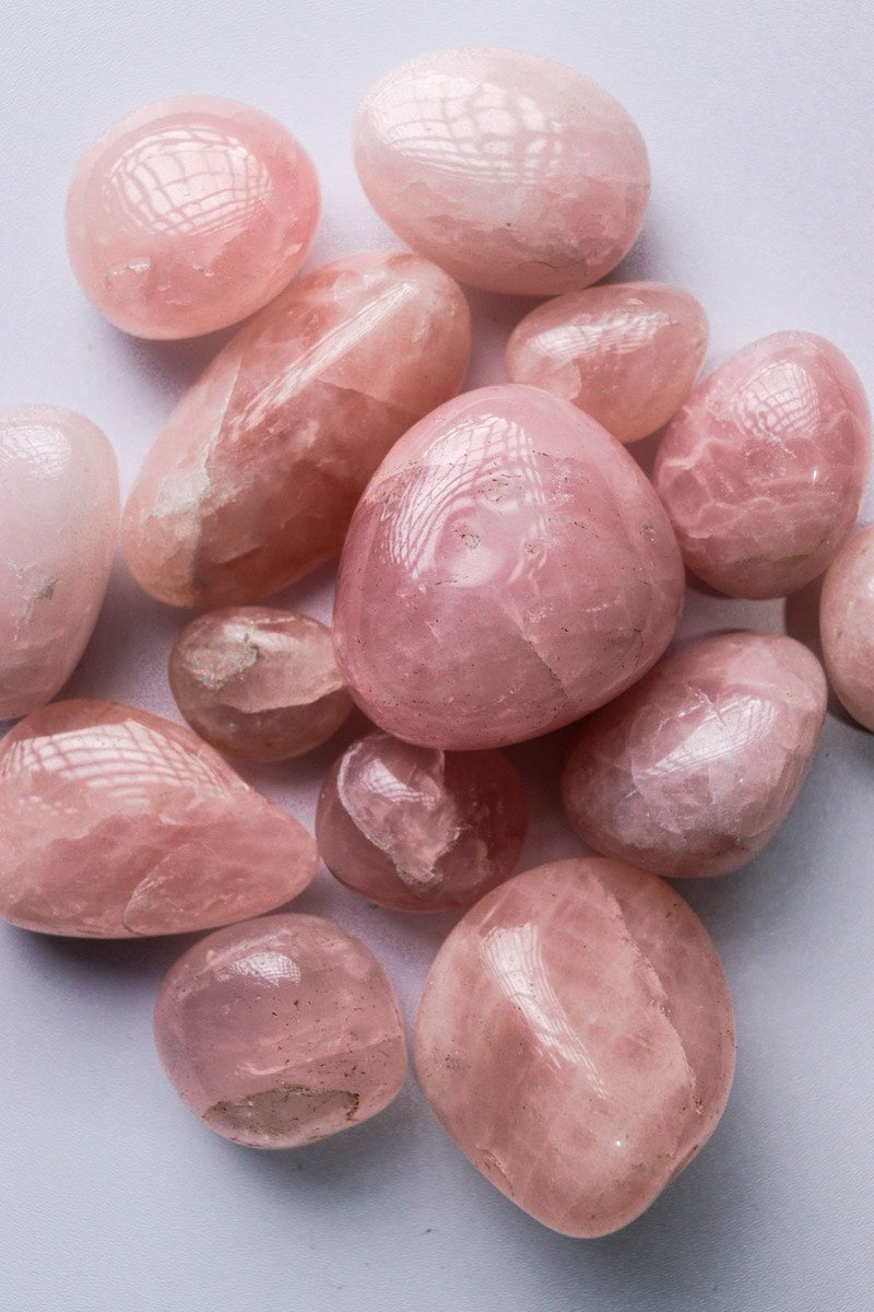 Quel Bracelet en Quartz Rose Choisir pour l'Amour ? Guide d'Achat