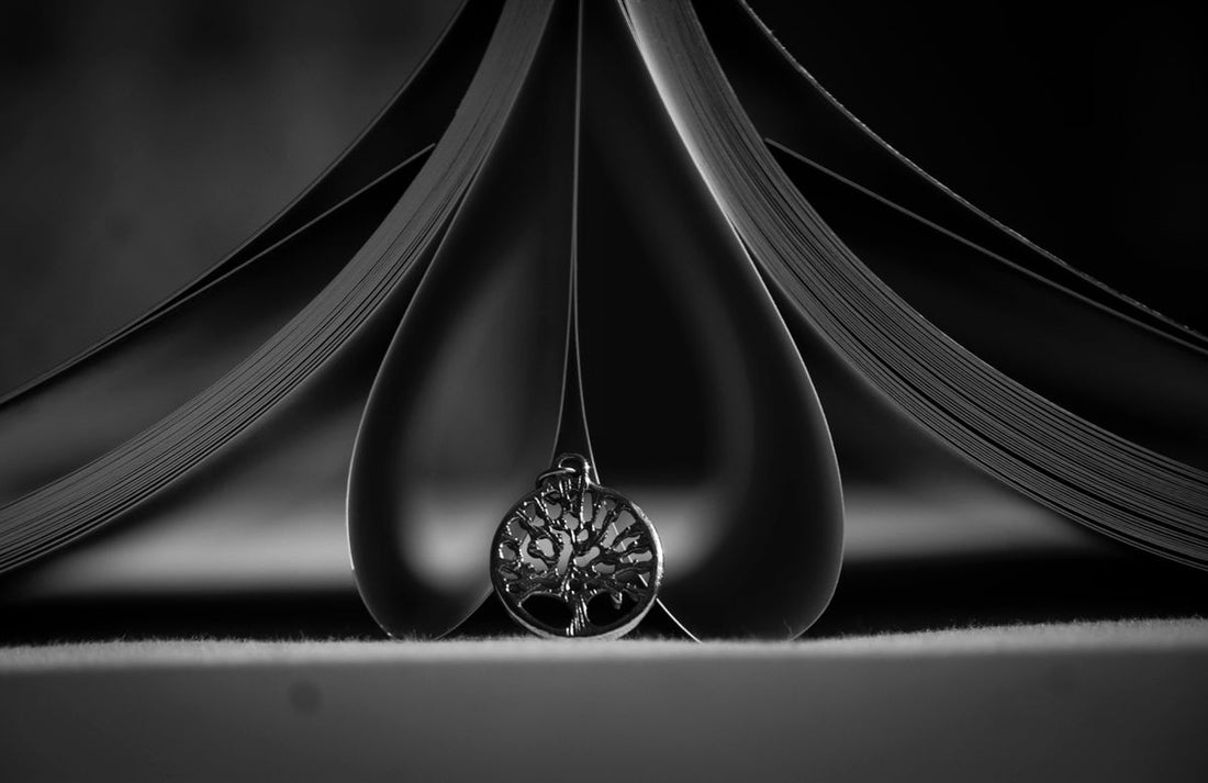 Collier arbre de vie : quelle taille de pendentif choisir ?