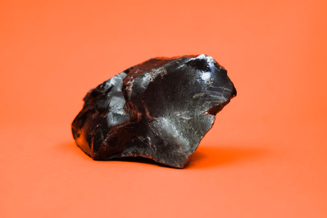 Obsidienne ou tourmaline noire : quelle protection choisir ?