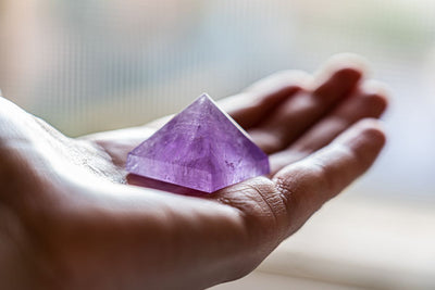 Orgonite Améthyste ou Quartz Rose : Comment Choisir