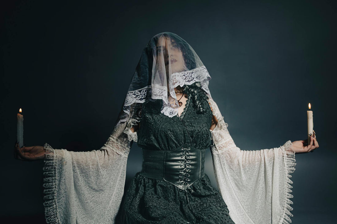La Papesse tarot arcane II sagesse | Source Sacrée