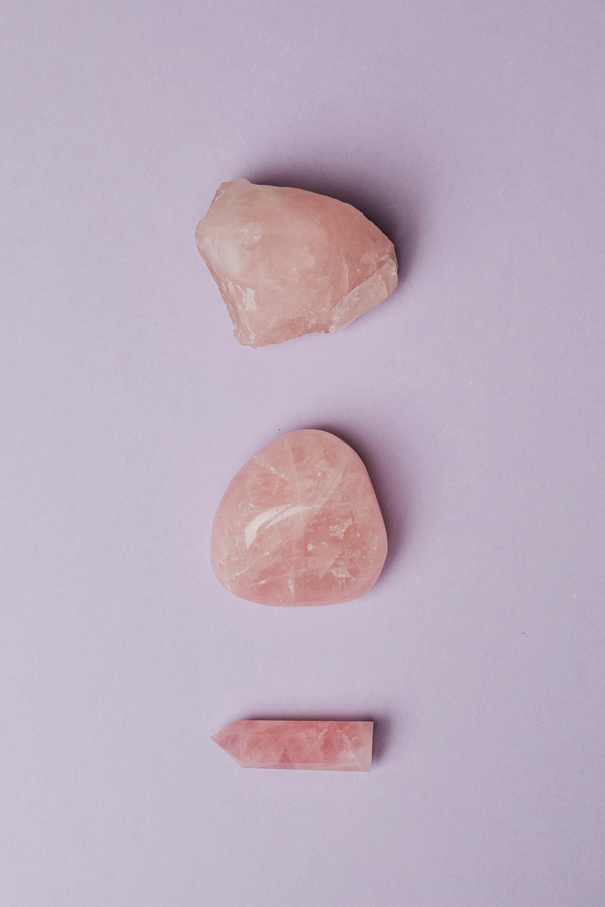 Kunzite pierre naturelle - lithothérapie | Source Sacrée