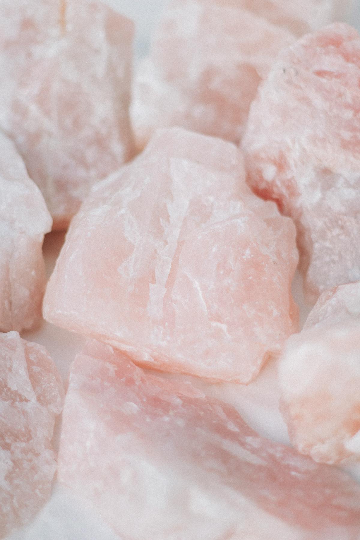 Pierre rhodocrosite rose vif brute - lithothérapie | Source Sacrée