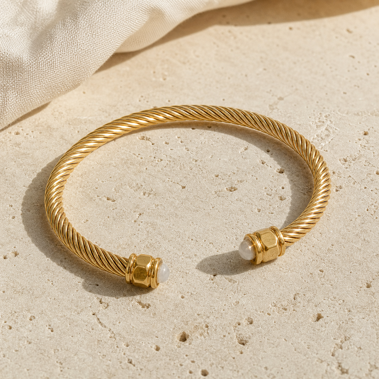 Bracelet Pierre de Naissance Avril — Cristal de roche — photographie produit premium