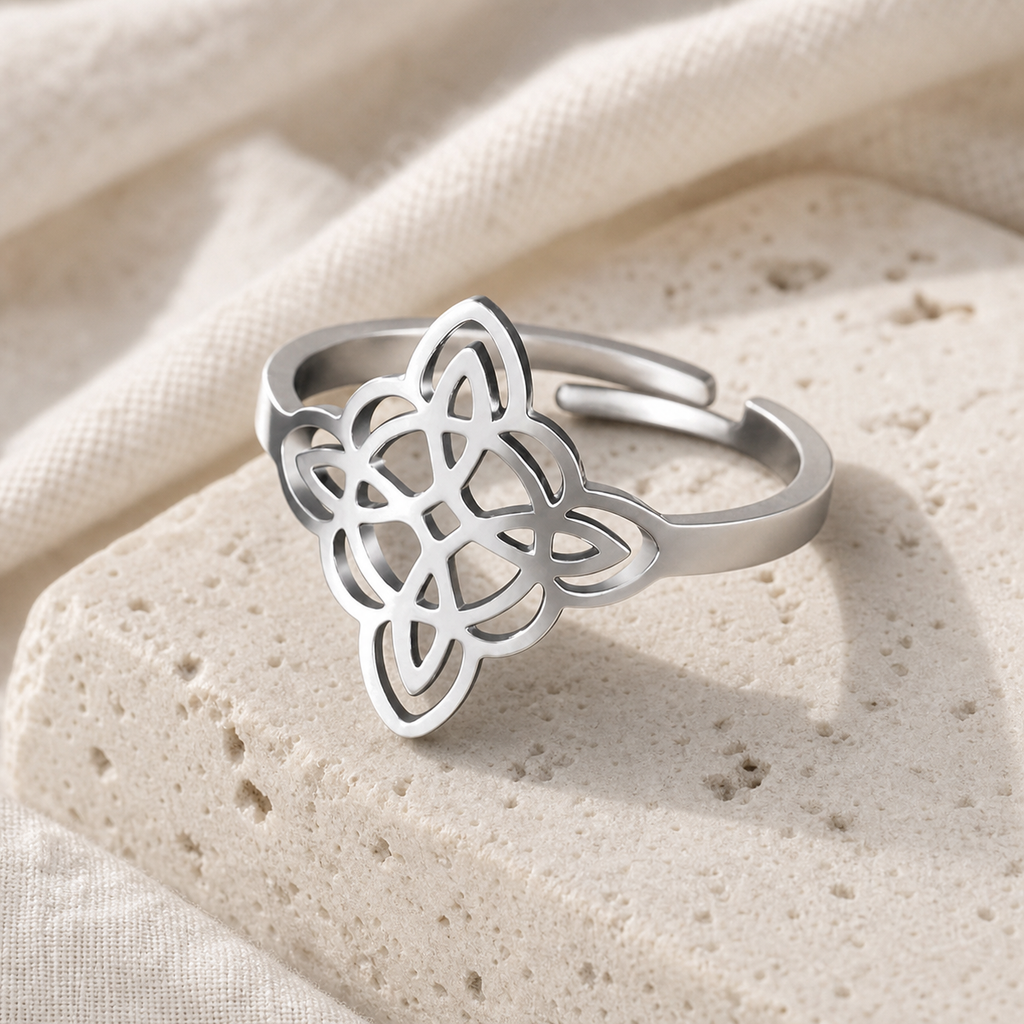 Bague Nœud de Sorcière Réglable — photographie produit premium
