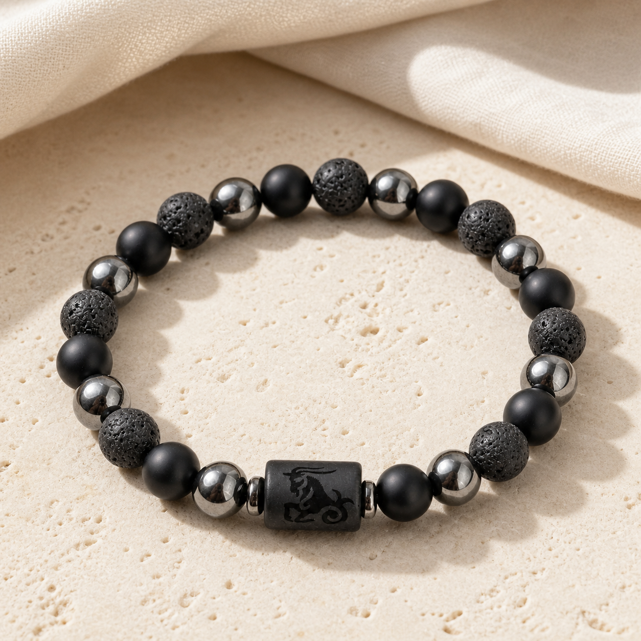 Bracelet Signe Astrologique Capricorne — Lave, Hématite et Onyx — vue produit premium
