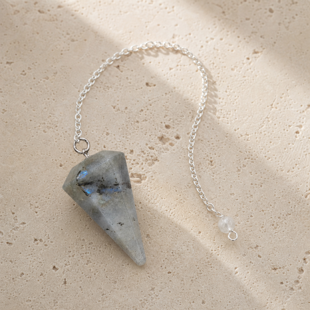 Pendule Radiesthesie - Labradorite — photographie produit premium
