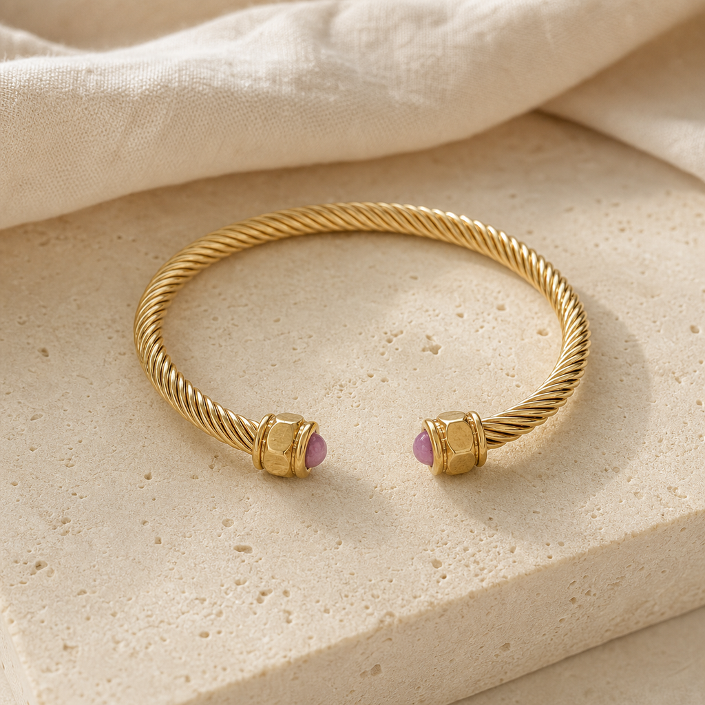 Bracelet Pierre de Naissance Octobre — Opale rose — photographie produit premium