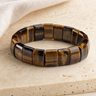 Bracelet Homme Œil de Tigre — Perles Plates 10 mm — photographie produit premium