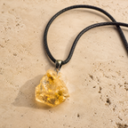 Pendentif Pierre Brute - Citrine — photographie produit premium