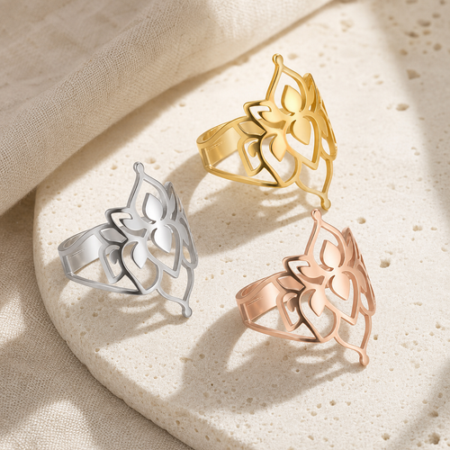 Bague Fleur de Lotus ajourée en acier inoxydable réglable — photographie produit premium