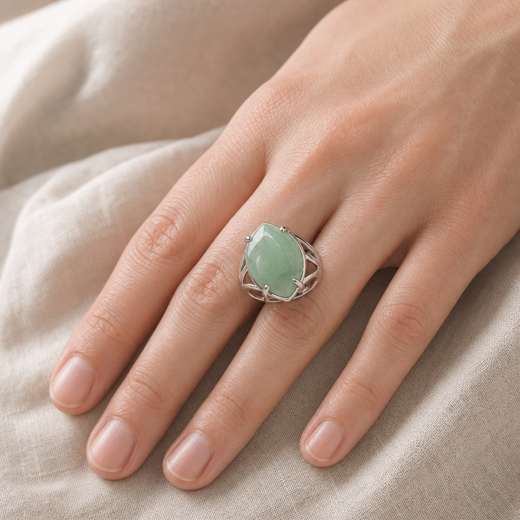 Bague Aventurine Verte Réglable — vue en situation