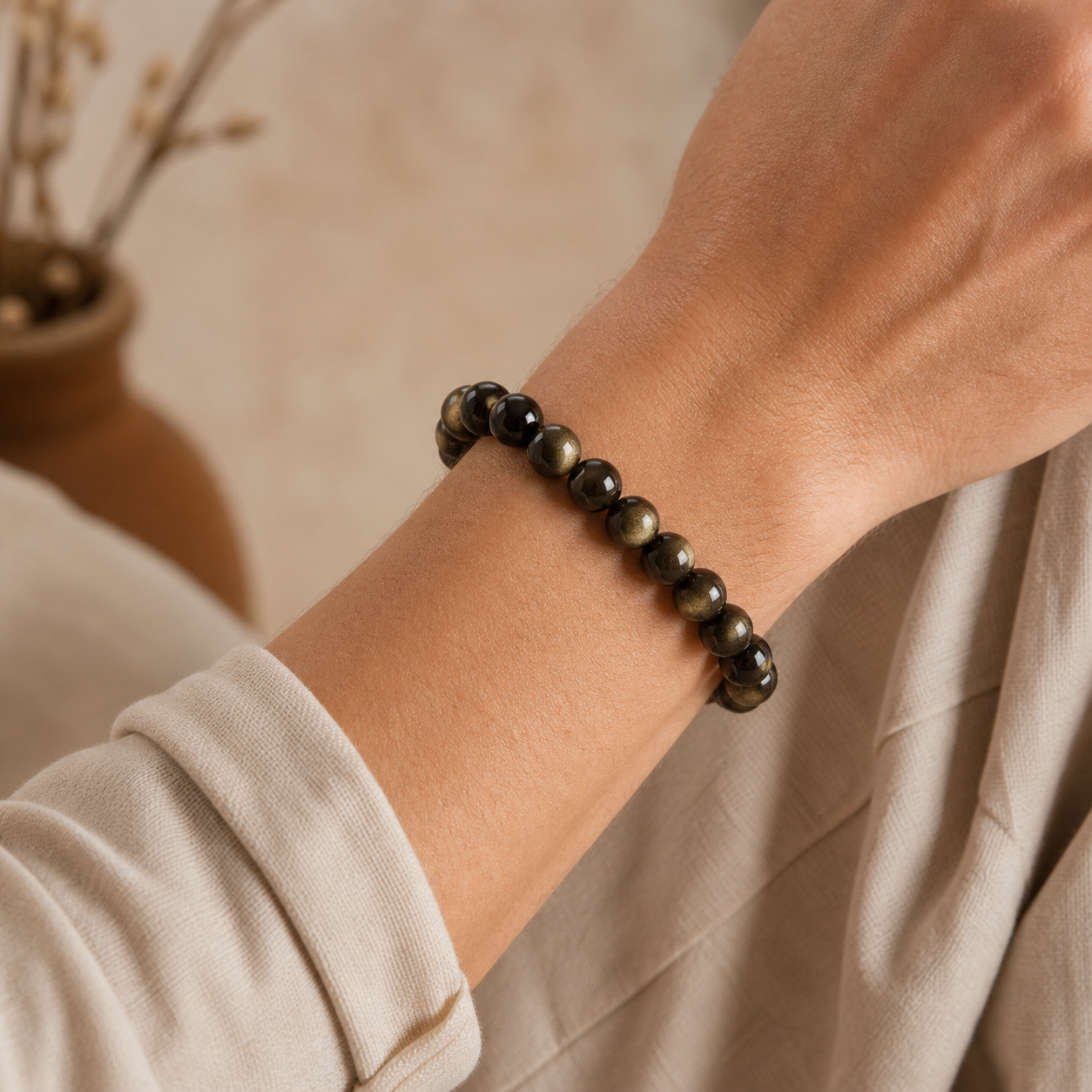 Bracelet Obsidienne Dorée 8 mm, Perles Naturelles Dorées — bijou porté