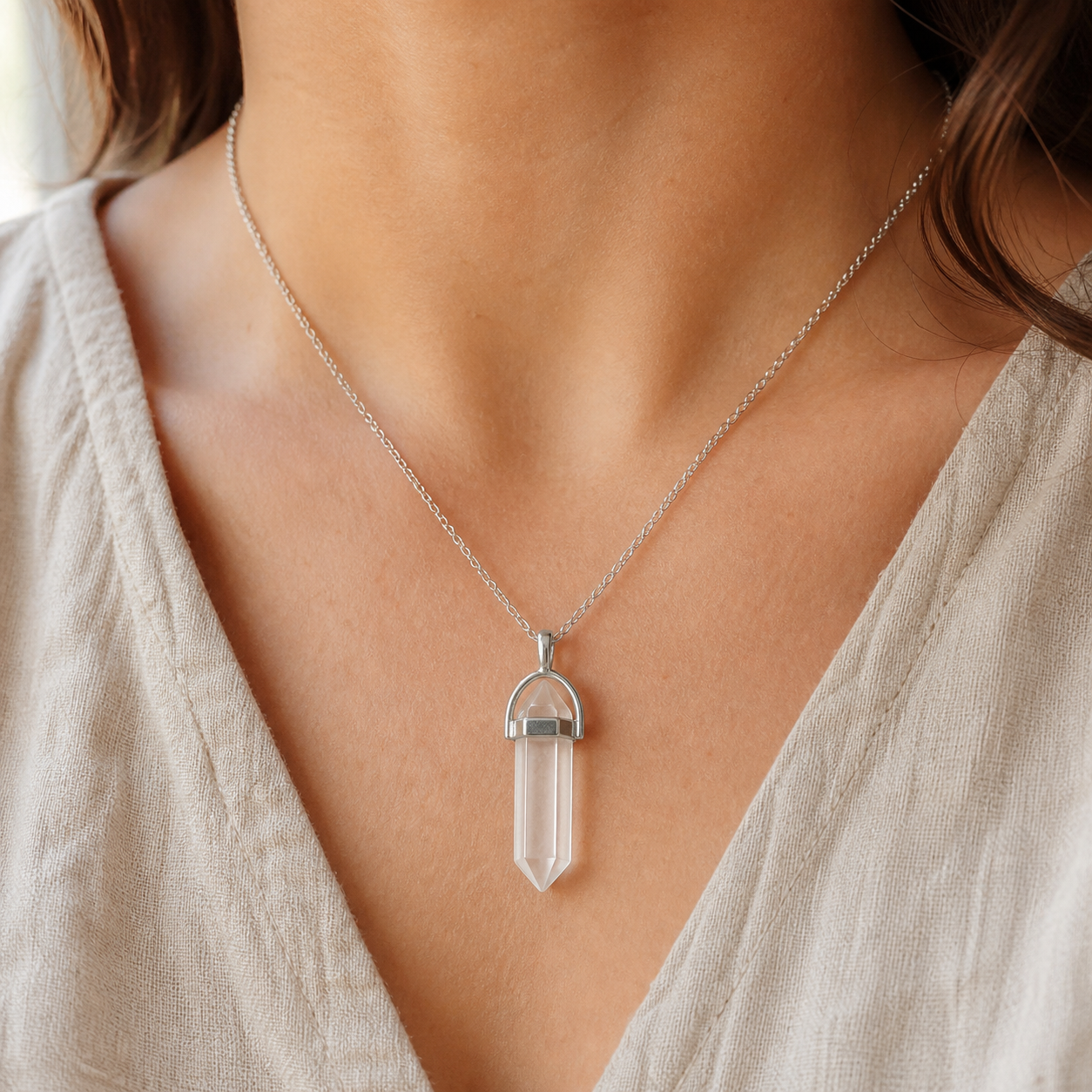 Pendentif Pointe - Cristal de Roche — bijou porté