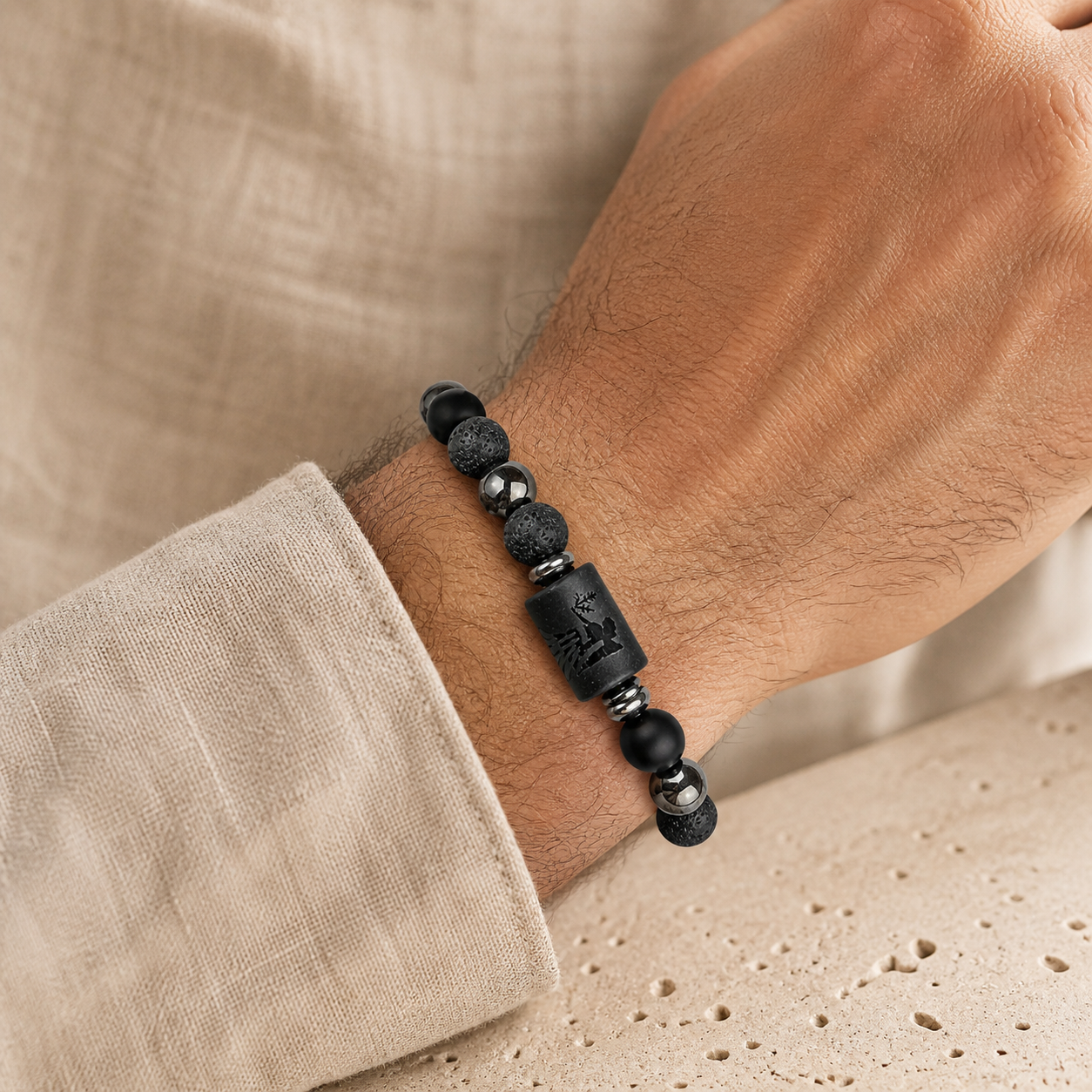 Bracelet Signe Astrologique Vierge — Lave, Hématite et Onyx — bijou porté