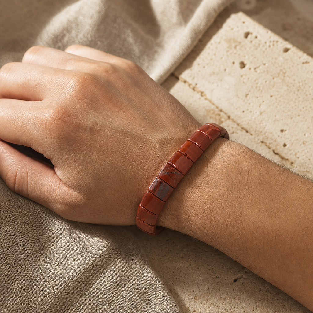 Bracelet Homme Jaspe Rouge — Perles Plates 10 mm — vue en situation