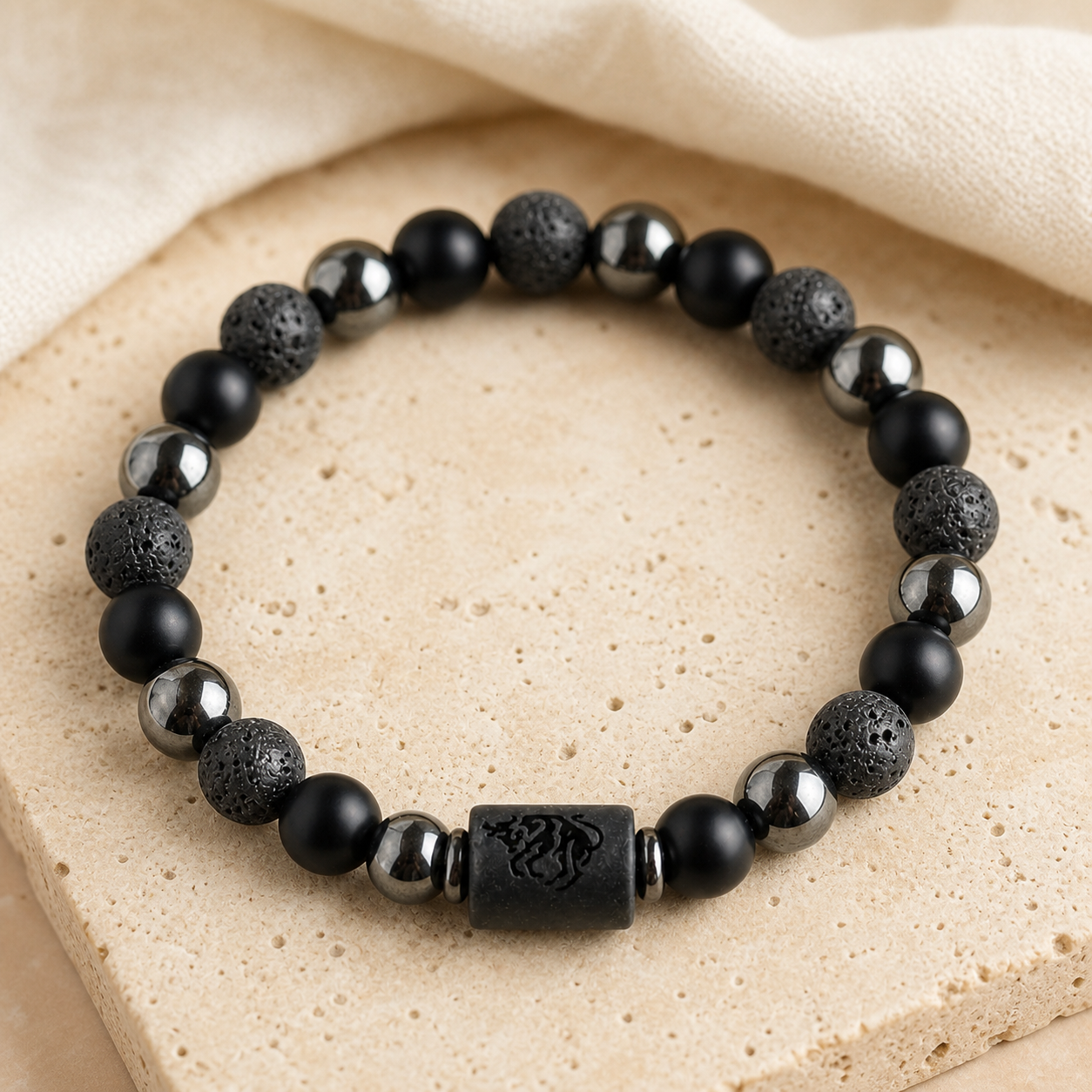 Bracelet Signe Astrologique Bélier — Lave, Hématite et Onyx — détail matière et finition