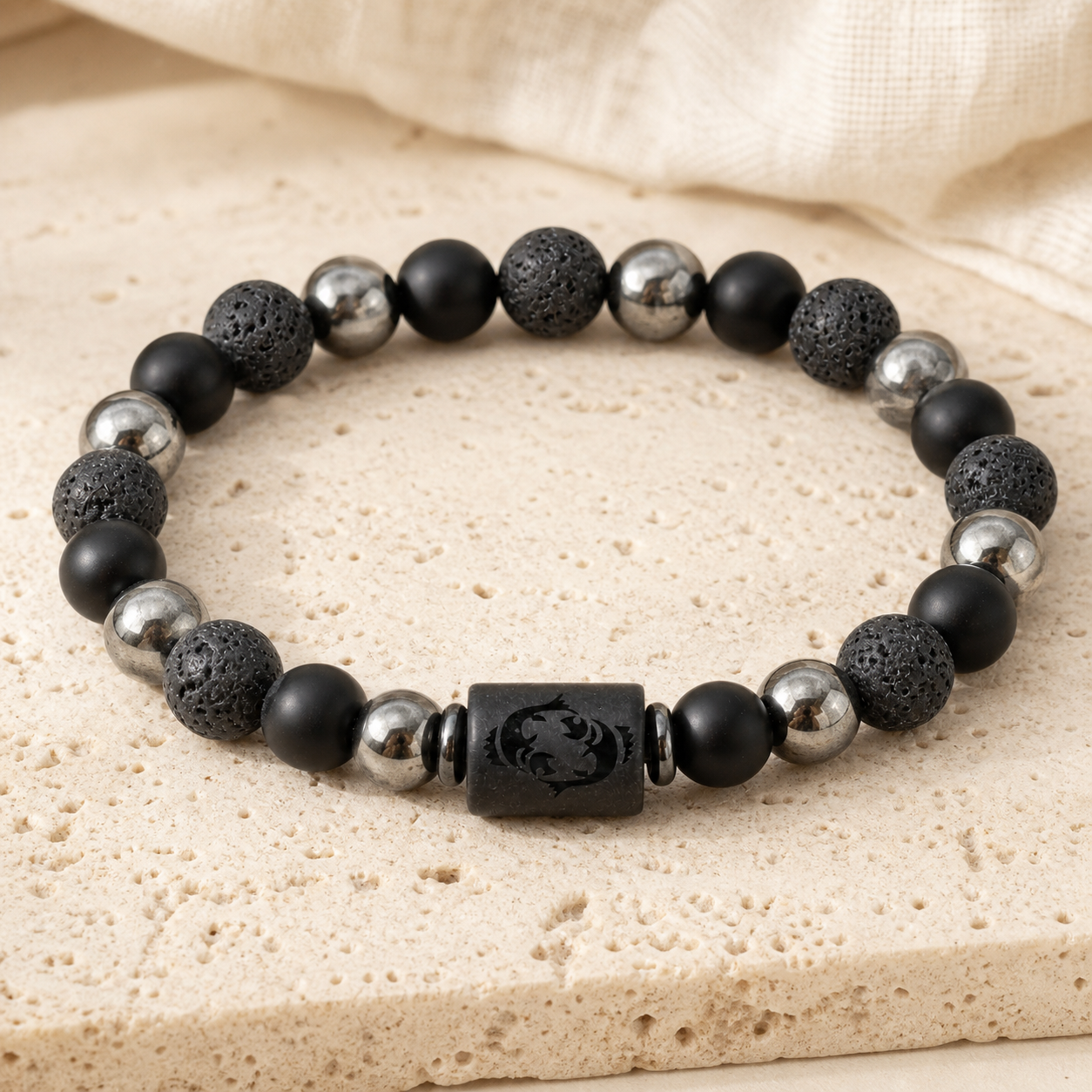 Bracelet Signe Astrologique Poissons — Lave, Hématite et Onyx — détail matière et finition