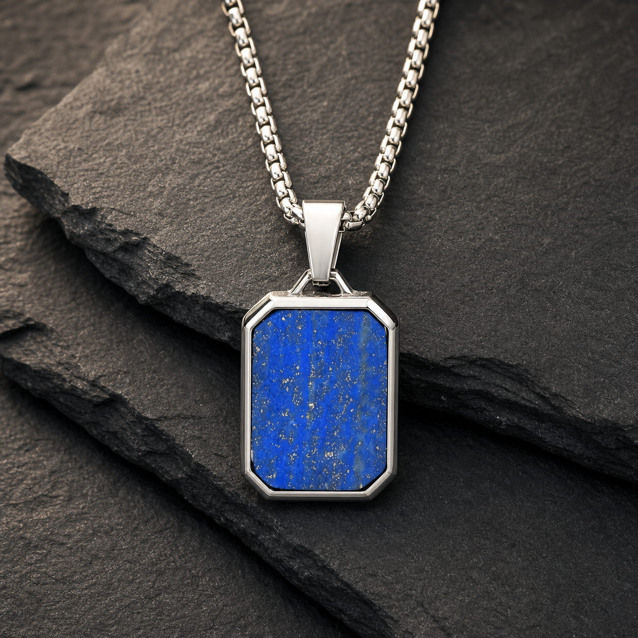 Collier Homme Pierre Naturelle – Pendentif Acier Inoxydable — vue macro