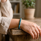 Bracelet apatite bleue detail perles 8mm polies a la main