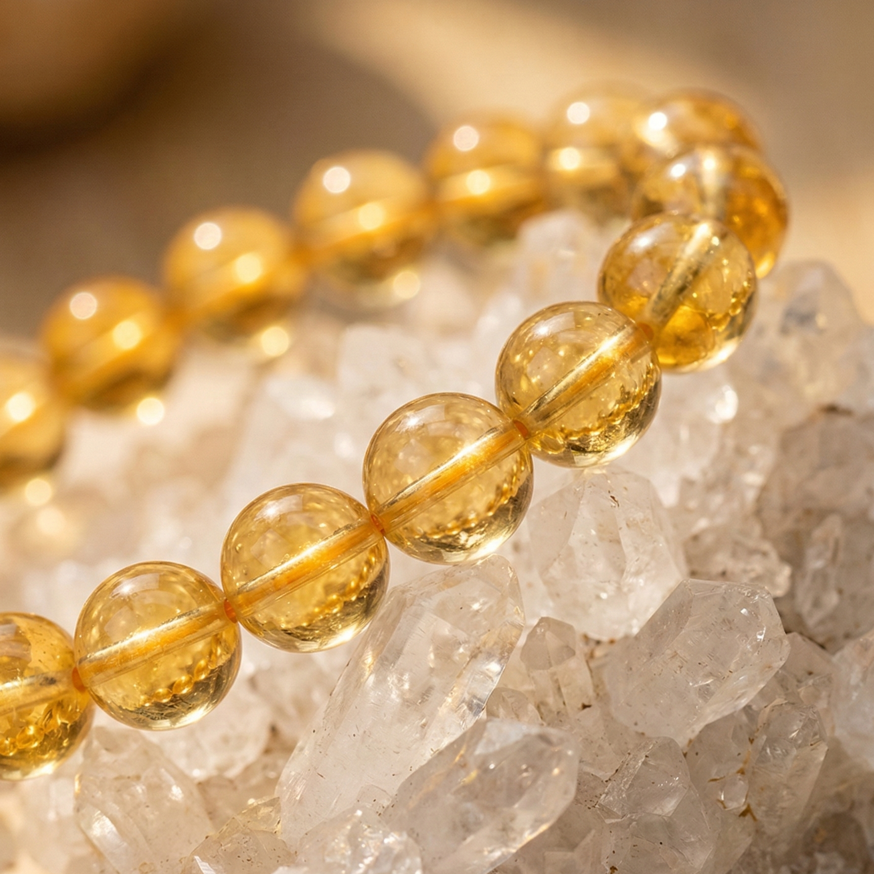 Bracelet citrine perles polies gros plan abondance