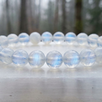 Bracelet pierre de lune détail perles blanches irisées 8mm