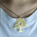 Collier arbre de vie personnalisé doré avec quatre prénoms découpés