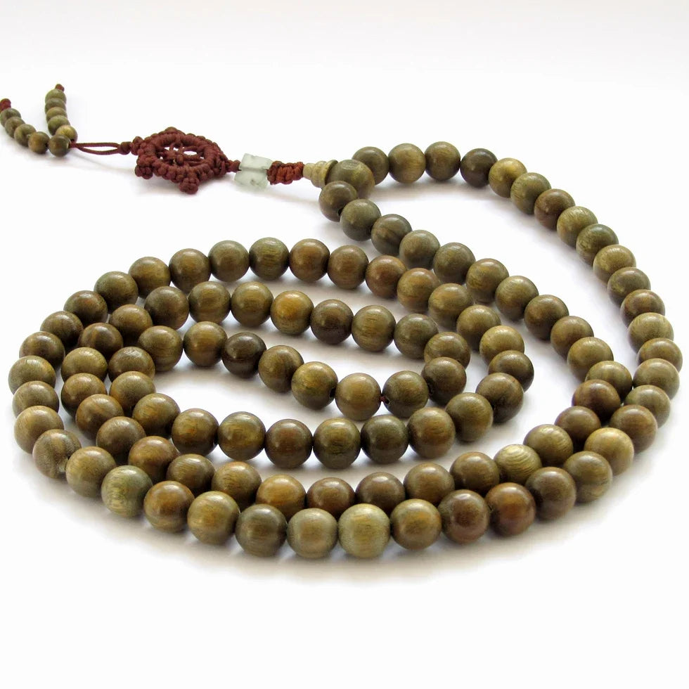 Mala 108 perles en bois de santal vert porté en sautoir