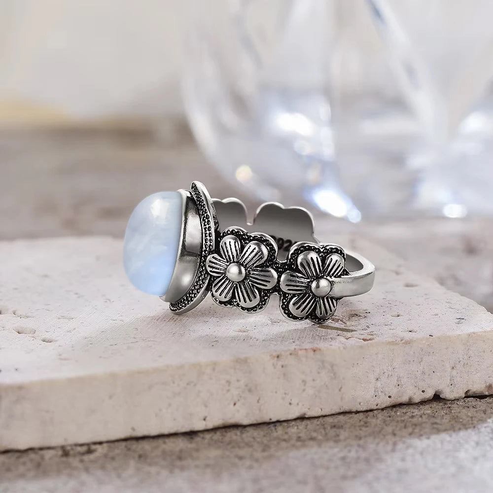 Bague Fiançailles Pierre de Lune, Petite Fleur Argentée
