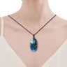 Collier labradorite naturelle porté, galet poli sur cordon tressé brun