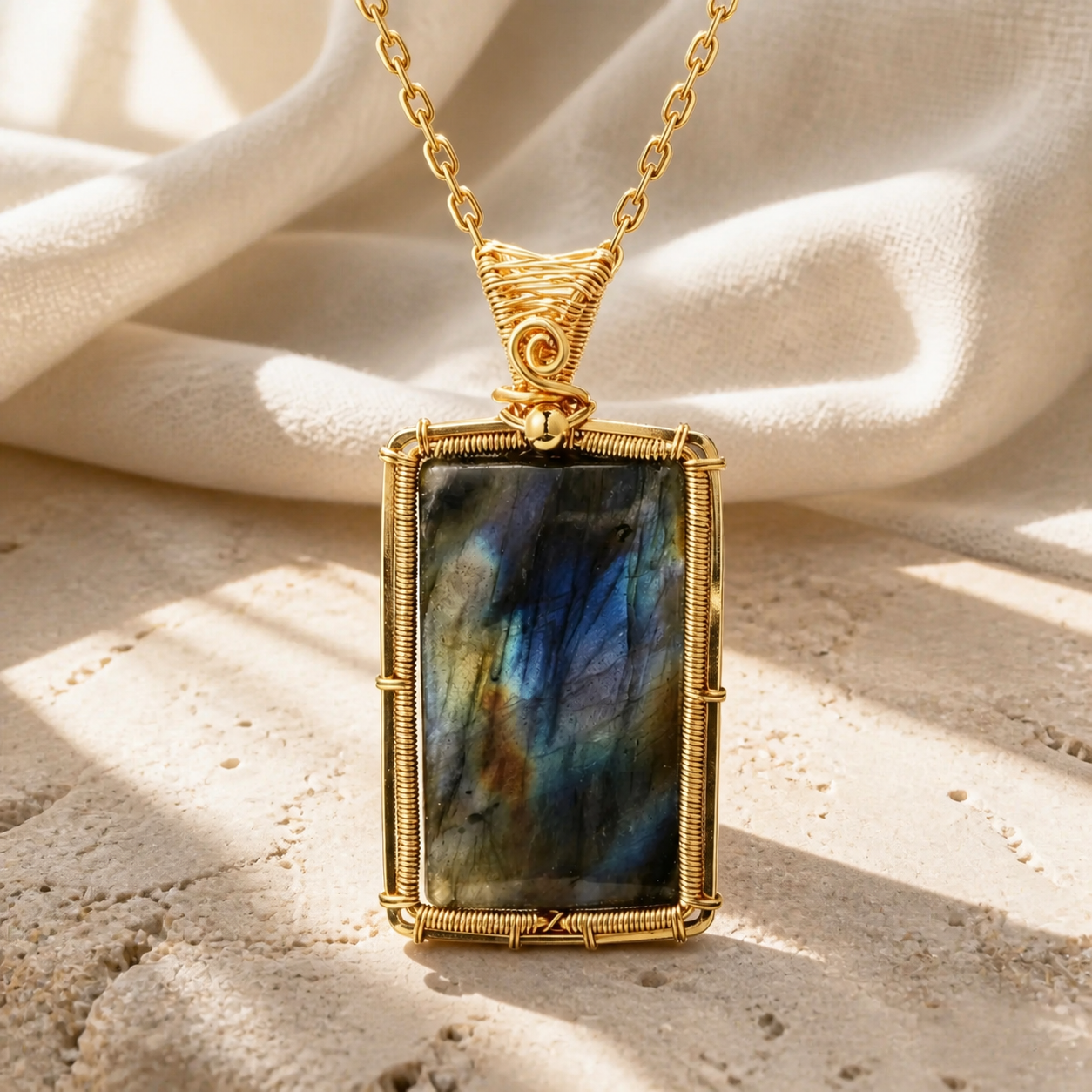 Collier labradorite femme serti fil de cuivre — Modèle G